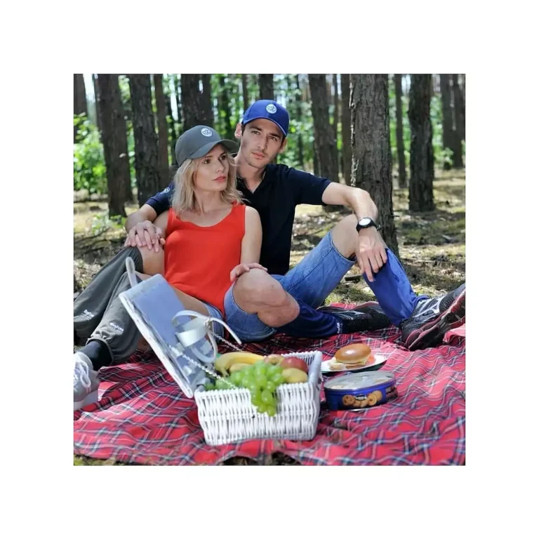 para na pikniku w lesie